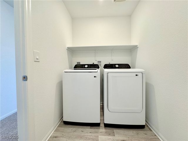 6002 Swift Lariat Street, Las Vegas, NV 89113