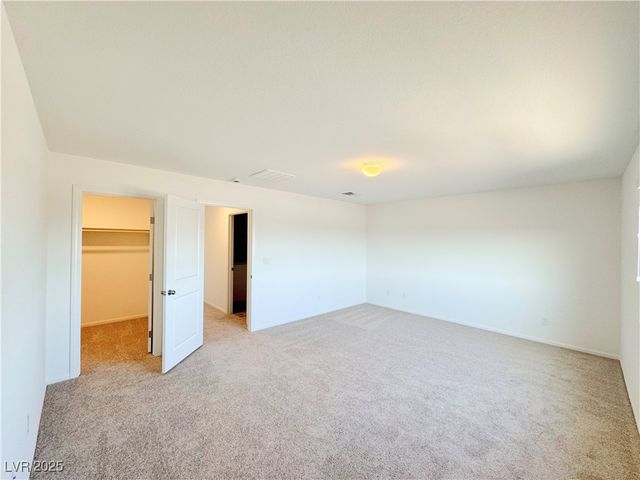 6002 Swift Lariat Street, Las Vegas, NV 89113