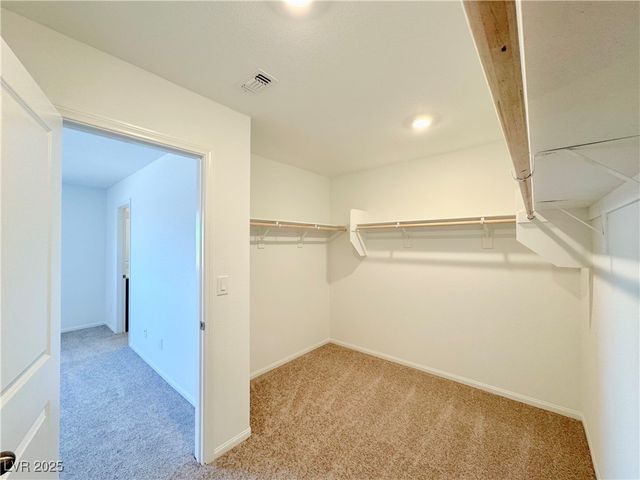 6002 Swift Lariat Street, Las Vegas, NV 89113