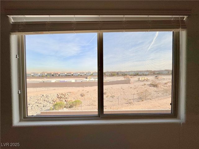 6002 Swift Lariat Street, Las Vegas, NV 89113