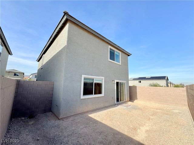 6002 Swift Lariat Street, Las Vegas, NV 89113