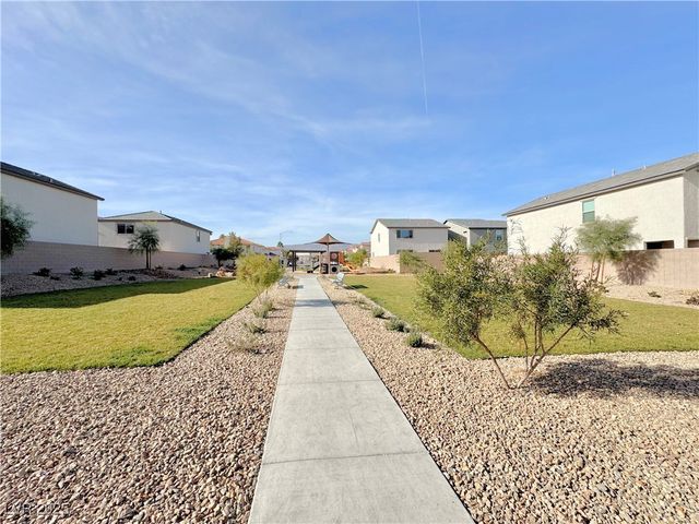 6002 Swift Lariat Street, Las Vegas, NV 89113