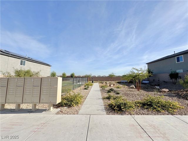 6002 Swift Lariat Street, Las Vegas, NV 89113