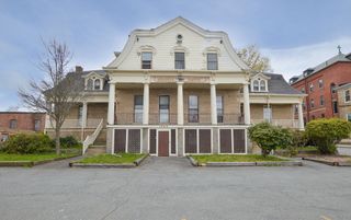 1049 Pleasant St 10, New Bedford, MA 02740