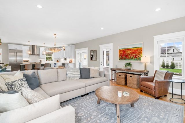 20 Boyd Dr, Newburyport, MA 01950