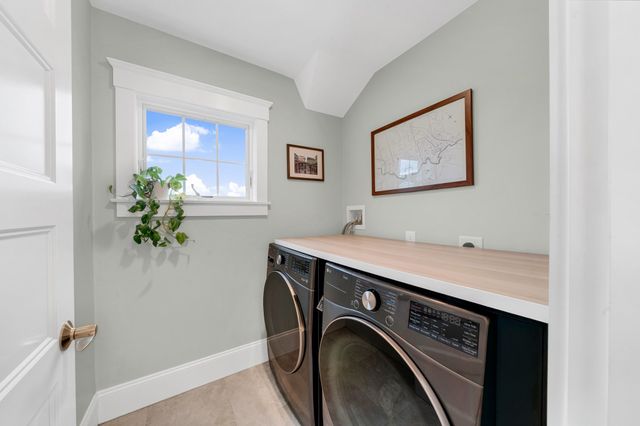 20 Boyd Dr, Newburyport, MA 01950