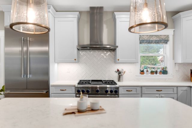 20 Boyd Dr, Newburyport, MA 01950