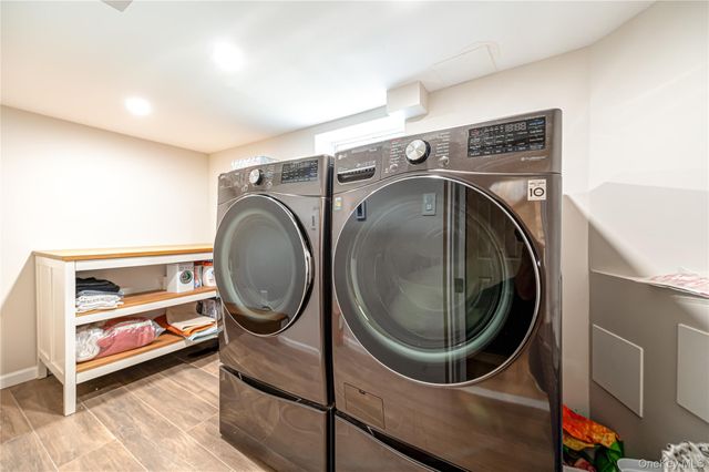 21 Bay 3rd Street, Islip, NY 11751