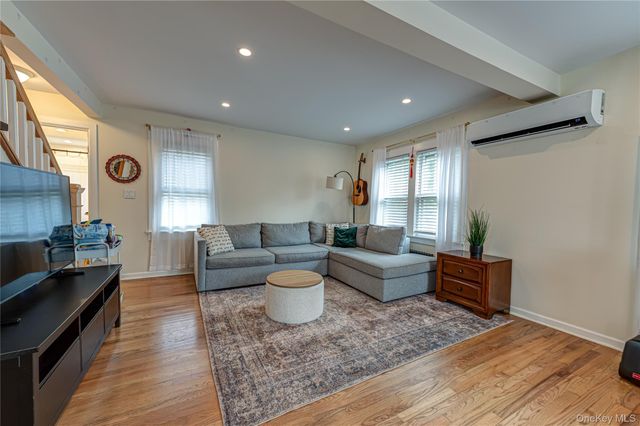 21 Bay 3rd Street, Islip, NY 11751