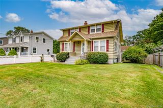 21 Bay 3rd Street, Islip, NY 11751