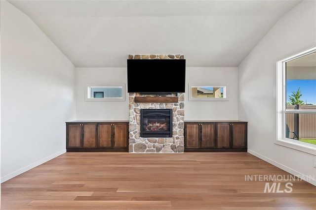3276 N Fire Flower Ave, Star, ID 83669