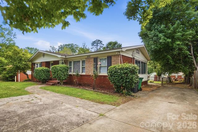 2032 Eastway Drive, Charlotte, NC 28205