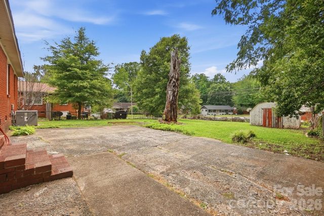 2032 Eastway Drive, Charlotte, NC 28205
