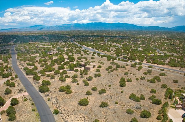 18 Golden Eagle W, Santa Fe, NM 87506
