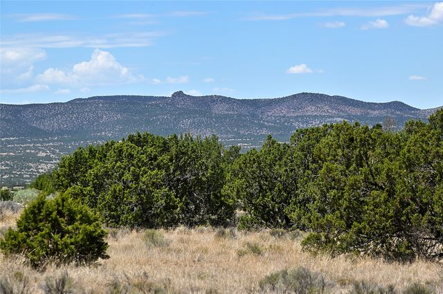 18 Golden Eagle W, Santa Fe, NM 87506