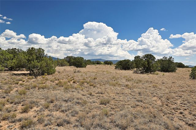 18 Golden Eagle W, Santa Fe, NM 87506