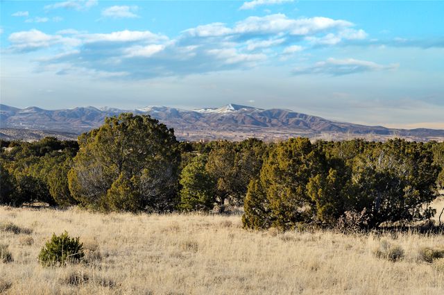 18 Golden Eagle W, Santa Fe, NM 87506