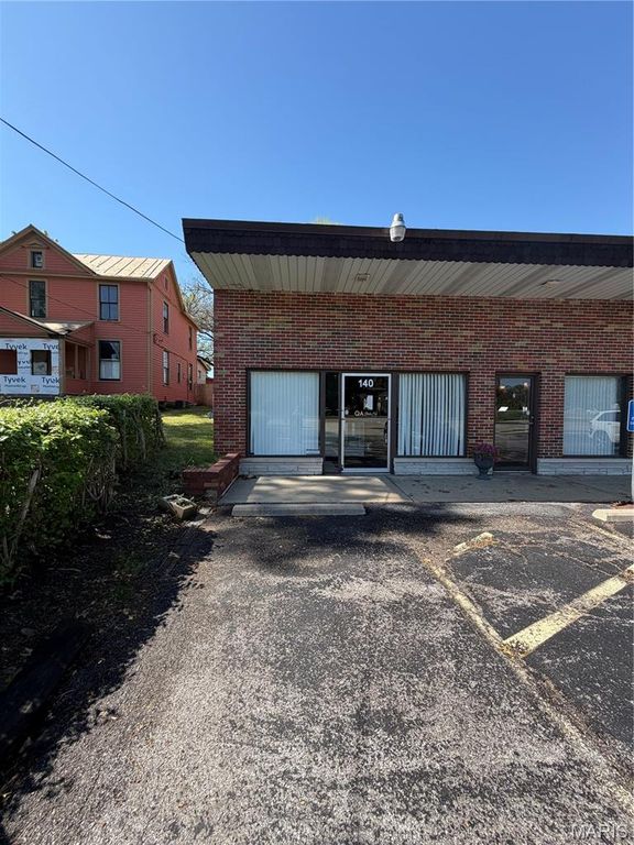 140 Washington Street, Florissant, MO 63031