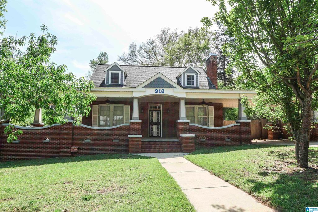 916 WOODLAND COURT, Anniston, AL 36207