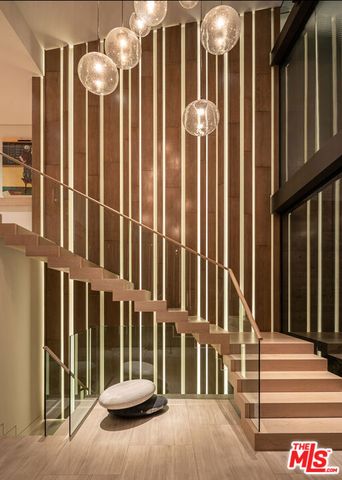 814 Toulon Drive, Pacific Palisades, CA 90272