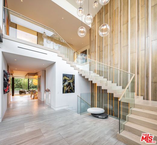 814 Toulon Drive, Pacific Palisades, CA 90272