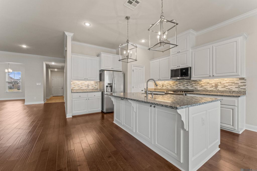 36261 Belle Savanne Ave, Geismar, LA 70734