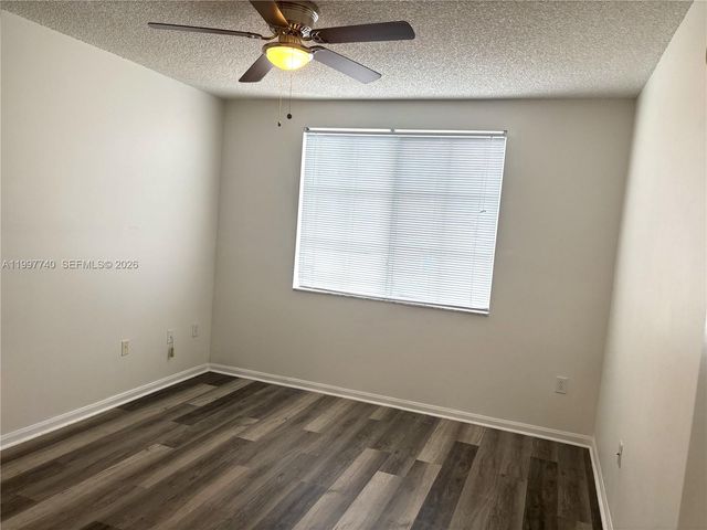 8050 N Nob Hill Rd 105, Tamarac, FL 33321