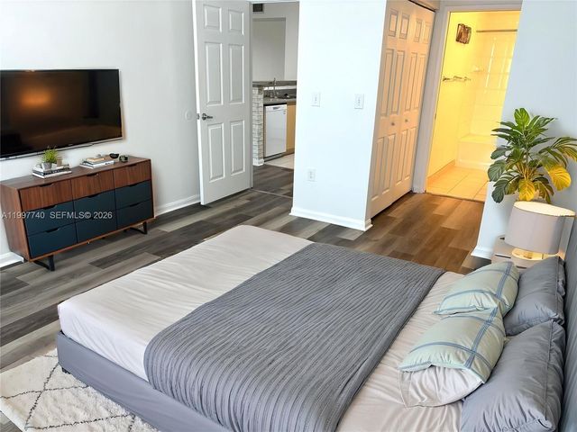 8050 N Nob Hill Rd 105, Tamarac, FL 33321