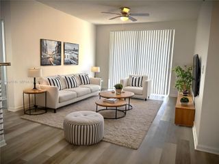 8050 N Nob Hill Rd 105, Tamarac, FL 33321