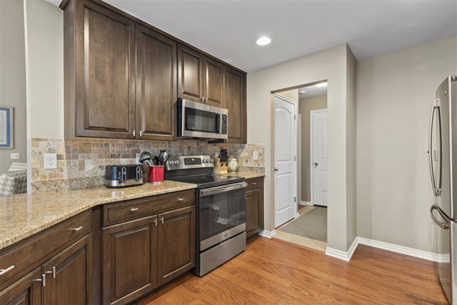 21868 Kensett Drive, Macomb, MI 48042