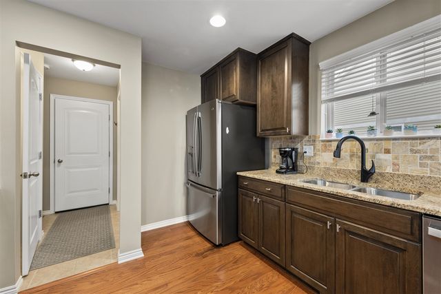 21868 Kensett Drive, Macomb, MI 48042