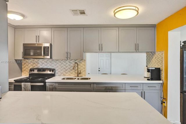 16520 NW 18th Avenue, Miami Gardens, FL 33054
