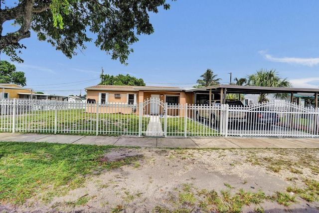 16520 NW 18th Avenue, Miami Gardens, FL 33054