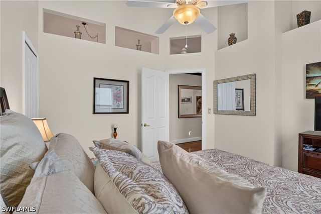 2166 Stacil CIR 17, Naples, FL 34109