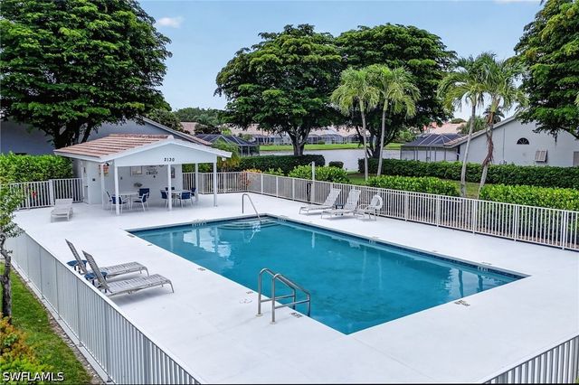 2166 Stacil CIR 17, Naples, FL 34109