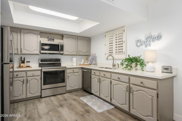 12212 N PARADISE VILLAGE Parkway S 125, Phoenix, AZ 85032