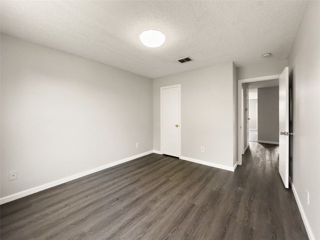 2043 Plains Court, Grand Prairie, TX 75052