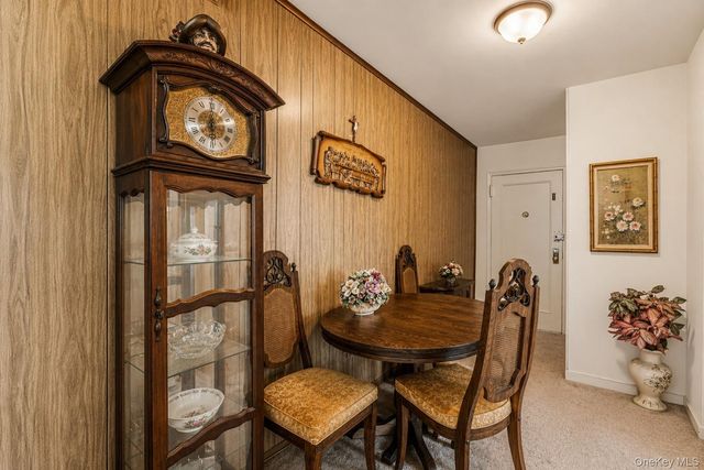 5224 65th Place 3L, Maspeth, NY 11378