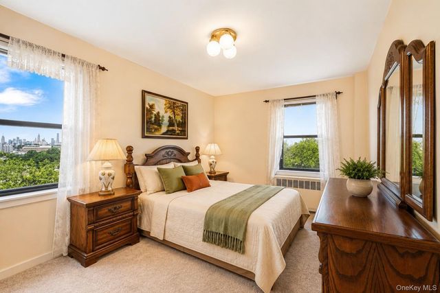 5224 65th Place 3L, Maspeth, NY 11378