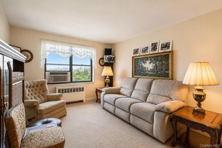 5224 65th Place 3L, Maspeth, NY 11378