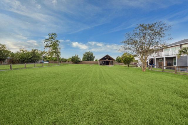 1436 Bayshore Drive, Kemah, TX 77565