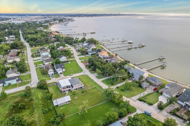 1436 Bayshore Drive, Kemah, TX 77565