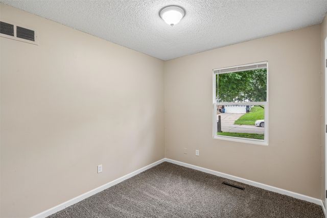804 E Spring Street, Des Moines, IA 50315
