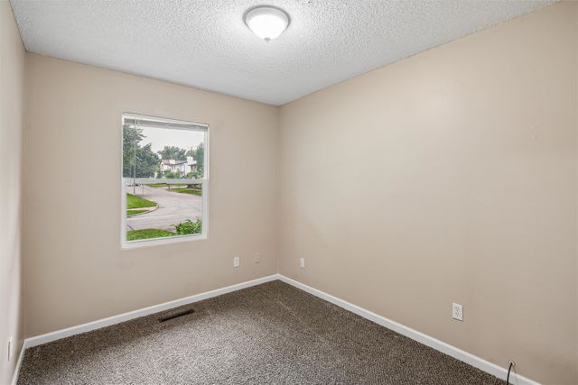 804 E Spring Street, Des Moines, IA 50315
