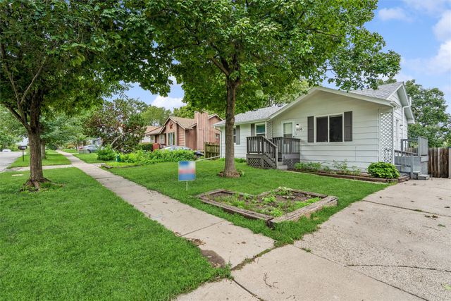 804 E Spring Street, Des Moines, IA 50315
