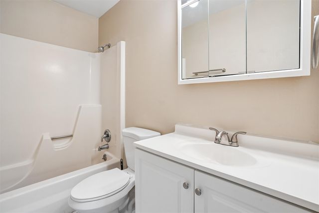 804 E Spring Street, Des Moines, IA 50315