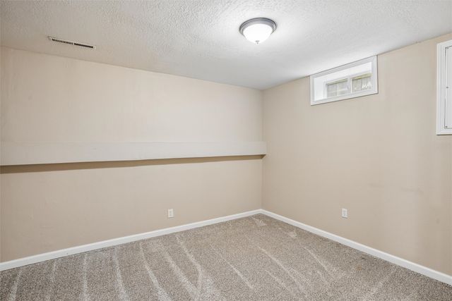 804 E Spring Street, Des Moines, IA 50315