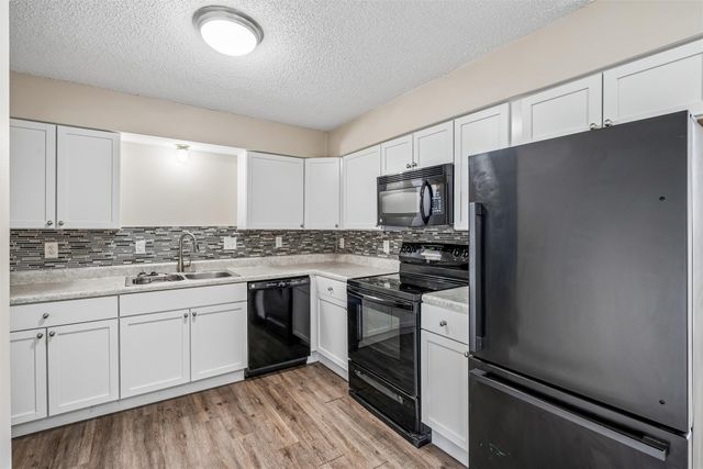 804 E Spring Street, Des Moines, IA 50315