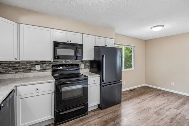 804 E Spring Street, Des Moines, IA 50315