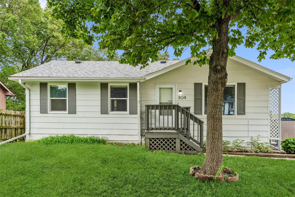 804 E Spring Street, Des Moines, IA 50315